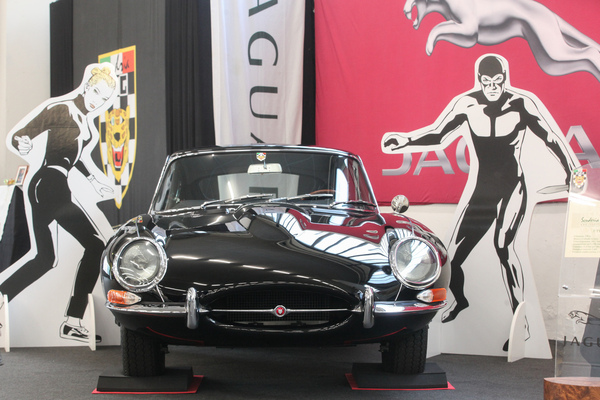 Einsatz für die Superhelden? Jaguar E-Type - Auto e Moto d'Epoca Padua 2021