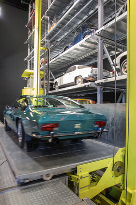 Einzug der Monterverdi-Sammlung im Verkehrshaus Luzern - der Lift ist ein technisches Meisterwerk