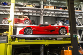 Einzug der Monterverdi-Sammlung im Verkehrshaus Luzern - ... einmal mehr geht ein Monteverdi nach oben