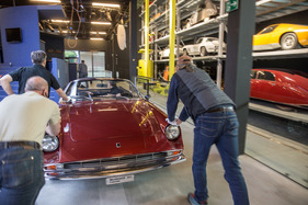 Einzug der Monterverdi-Sammlung im Verkehrshaus Luzern - jetzt nur keine Beule machen ...