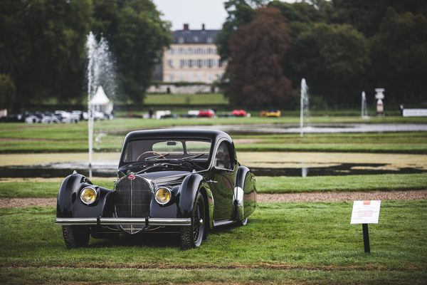 Eleganter Bugatti 57 - Concours Chantilly Arts & Elegance 2017