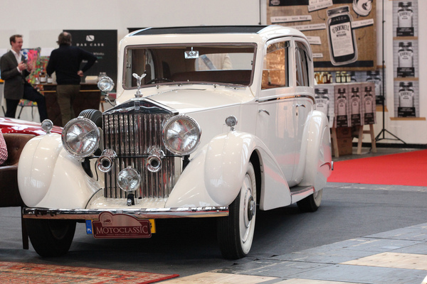 Eleganter weisser Rolls-Royce, ideal für Hochzeiten oder für den Concours - Motorworld Classics Berlin 2019