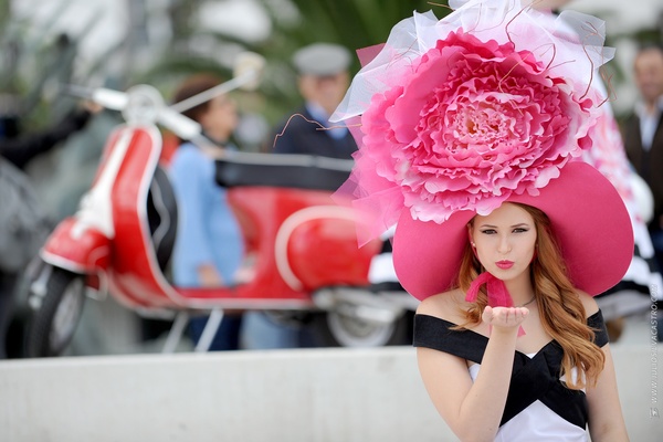 Eleganter wurde kaum je eine Vespa präsentiert - Madeira’s Classic Motor Exhibition Funchal 2016