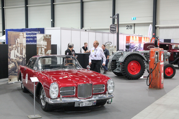 Elegantes Facel Vega Facel Coupé - Swiss Classic World Luzern 2021