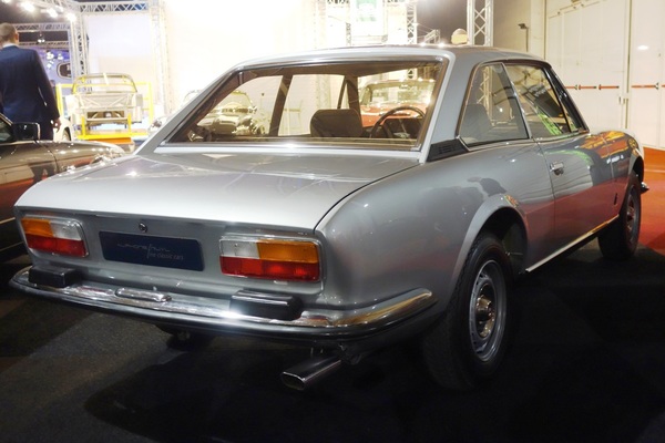 Eleganz aus der französisch-italienischen Zusammenarbeit - Peugeot 504 Coupé mit Pininfarina-Form - InterClassics Maastricht 2018