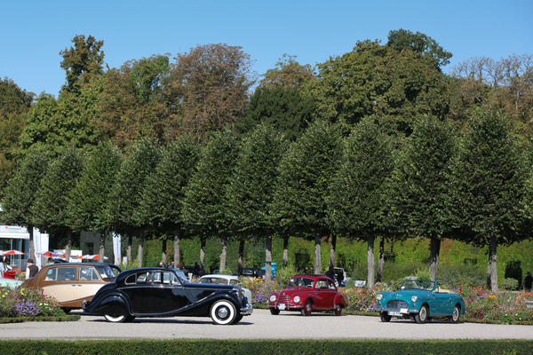 Bild Eleganz und Luxus im Park - Classic-Gala Schwetzingen 2018