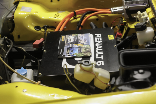 Elektrifizierter Renault 5 - Rétromobile Paris 2024