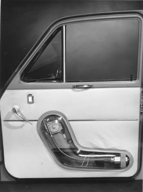 Elektrische Fensterbetätigung, hier ein Mechanismus von Smiths der mit den normalen Komponenten kombiniert werden kann - Genfer Automobilsalon 1965