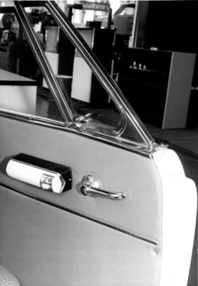 Elektrische Fensterheber von Klippan für mehr Komfort - Genfer Automobilsalon 1964
