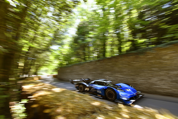 Elektroauto Volkswagen ID.R (2019) ist schneller als Formel1 und bricht Rekord am Goodwood Festival of Speed 2019