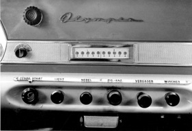 Elektronische Überwachung der Funktionsfähigkeit der verschiedenen Lampen am Auto am Stand von Electric - Genfer Autosalon 1967