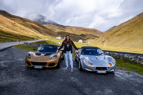 Elisa Artioli mit dem Lotus Elise auf dem Silserjoch
