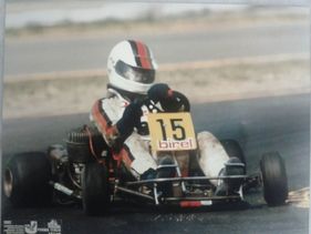 Ellen Lohr beim Kart-Fahren Ellen Lohr beim Kart-Fahren