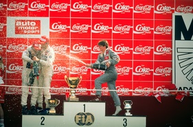 Ellen Lohr während der Siegerehrung (1992)