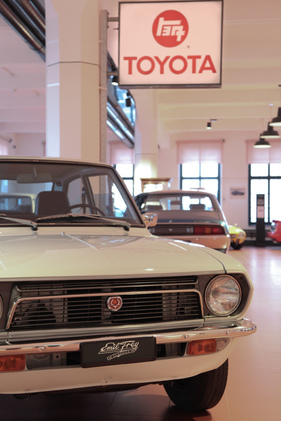 Emil Frey setzte 1967 an, um Toyota in der Schweiz zum Erfolg zu verhelfen - 50 Jahre Toyota Schweiz Sonderschau Emil Frey setzte 1967 an, um Toyota in der Schweiz zum Erfolg zu verhelfen - 50 Jahre Toyota Schweiz Sonderschau
