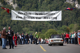 Endlich ist die Anfahrt geschafft, willkommen zum BCM - 35. British Car Meeting auf dem Flugplatz Mollis