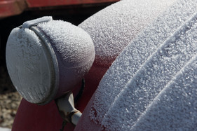 Enten im Winter- oder gar Dornröschenschlag - Citroën 2CV