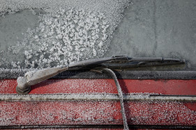 Enten im Winter- oder gar Dornröschenschlag - Citroën 2CV