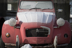Enten im Winter- oder gar Dornröschenschlag - Citroën 2CV
