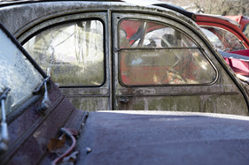 Enten im Winter- oder gar Dornröschenschlag - Citroën 2CV