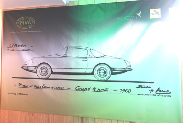 Entwurfszeichnung von P. Frua für ein Coupé – Sonderausstellung "Citroën DS – An Icon Turns 70" Autoworld Brüssel