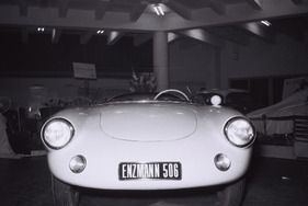 Enzmann 506 (1957) - der rundliche Sportwagen von vorne auf dem Stand der IAA 1957 Enzmann 506 (1957) - der rundliche Sportwagen von vorne auf dem Stand der IAA 1957