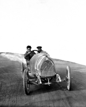 Enzo Ferrari an der Targa Florio (1919) Enzo Ferrari an der Targa Florio (1919)