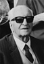 Enzo Ferrari - ist noch bis ins hohe Alter im Geschäft involviert