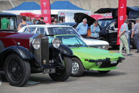 Epochale Unterschiede - Vorkriegs-Rolls-Royce neben Siebzigerjahre-Keil Fiat X 1/9 - Dolder Classics August 2017 Epochale Unterschiede - Vorkriegs-Rolls-Royce neben Siebzigerjahre-Keil Fiat X 1/9 - Dolder Classics August 2017