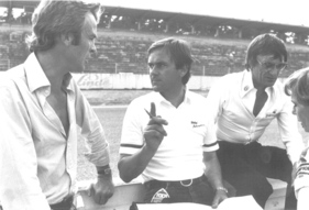 Erfolgreiche Verhandlung für M1-Rennserie - F1-Dirigenten Mosley, Ecclesstone mit BMW-Sportchef Neerpasch