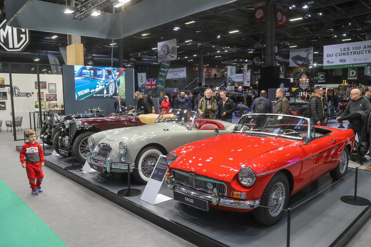 Erfolgsmodelle von MG, u.a. MGB, MGA und MG TC - Sonderschau 100 Jahre MG - Rétromobile Paris 2024