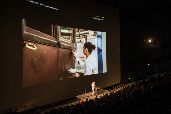 Erklärungen von Corrado Lopresto zum Akt der Restaurierung - Sonderschau "Italo-Design 1968-1978 - Collezione Lopresto" im Verkehrshaus Luzern 2018