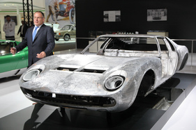 Erklärungen zur Restaurierung des Miura - gesehen an der Techno Classica 2016