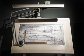 Eröffnung der Monteverdi-Ausstellung und der erneuerten Strassenverkehrshalle im Verkehrshaus Luzern - das Zeichenbrett von Peter Monteverdi