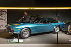 Eröffnung der Monteverdi-Ausstellung und der erneuerten Strassenverkehrshalle im Verkehrshaus Luzern - das elegante Monteverdi HighSpeed Coupé wird abgedeckt