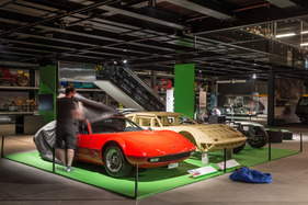 Eröffnung der Monteverdi-Ausstellung und der erneuerten Strassenverkehrshalle im Verkehrshaus Luzern - der Monterverdi Hai wird aufgedeckt