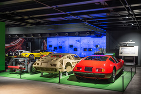 Eröffnung der Monteverdi-Ausstellung und der erneuerten Strassenverkehrshalle im Verkehrshaus Luzern - der Monteverdi Hai ist im Zentrum der Ausstellung