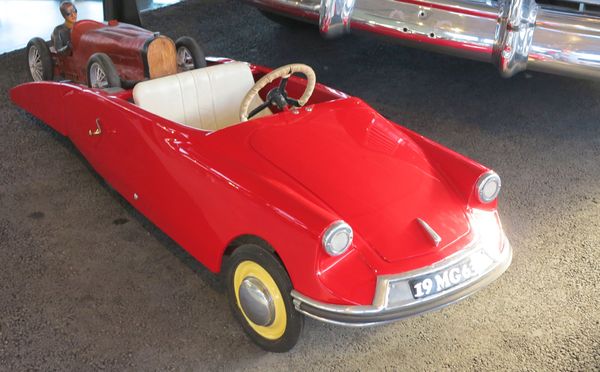 Eröffnungsfeier der Citroën-Ausstellung im Pantheon Basel – Kinderautos