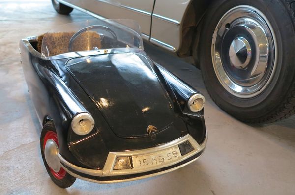 Eröffnungsfeier der Citroën-Ausstellung im Pantheon Basel – Kinderautos