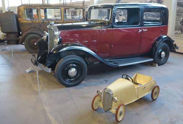 Bild Eröffnungsfeier der Citroën-Ausstellung im Pantheon Basel – Kinderautos