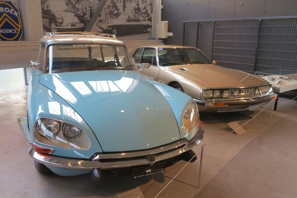 Eröffnungsfeier der Citroën-Ausstellung im Pantheon Basel – Pompidou und die Queen Elisabeth im Hintergrund