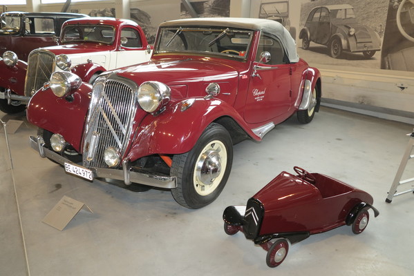 Eröffnungsfeier der Citroën-Ausstellung im Pantheon Basel – Traction Cabriolet Large 1938