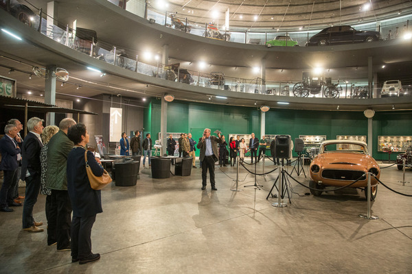 Eröffnungsrede vor dem nicht kompletten Beutler-Coupé - BMW-Sonderausstellung im Pantheon 2018