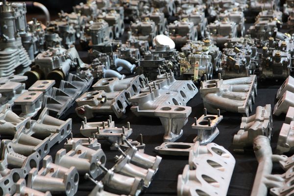 Image: Spare parts - Carburetors and carburetor bridges - Techno Classica Essen 2018
