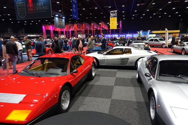 Es bestand kein Mangel an Ferrari – Classic Car Show Maastricht 2025