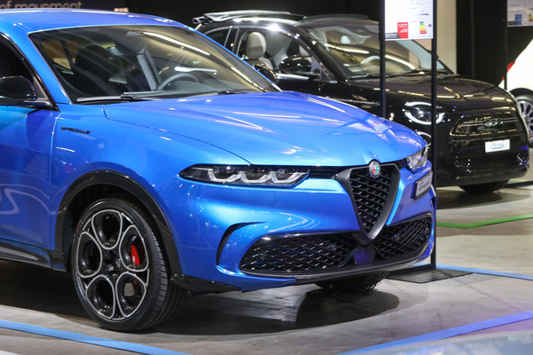 Es darf auch einmal Farbe gezeigt werden, hier bei Alfa Romeo - Auto Zürich 2022