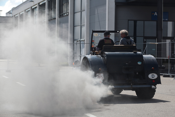 Es darf geraucht werden ... draussen - Motorworld Classics Bodensee 2019