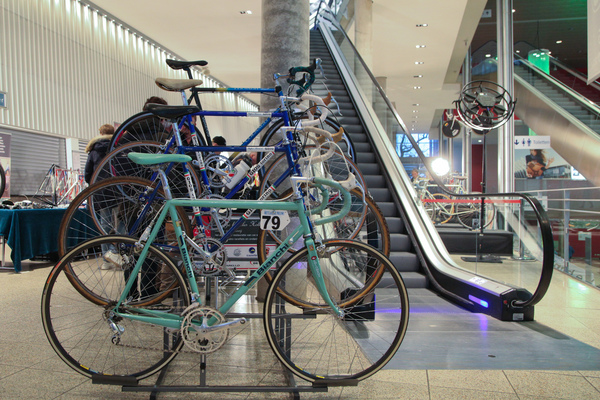 Es gab natürlich auch Rennräder zu kaufen, wie dieses Bianchi - Bremen Classic Motorshow 2019