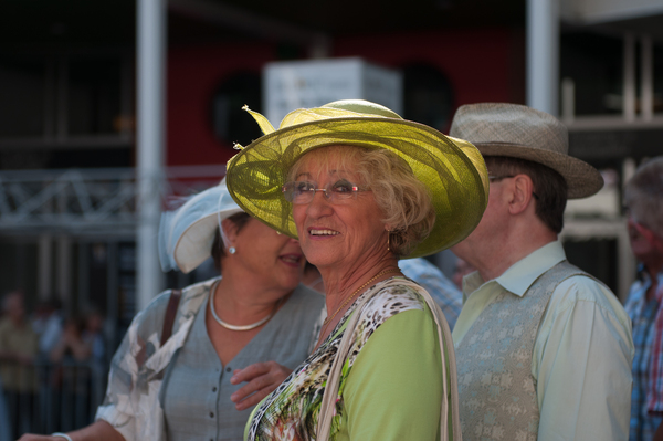 Es geht doch nichts über einen schönen Hut … - RAID Suisse-Paris 2015