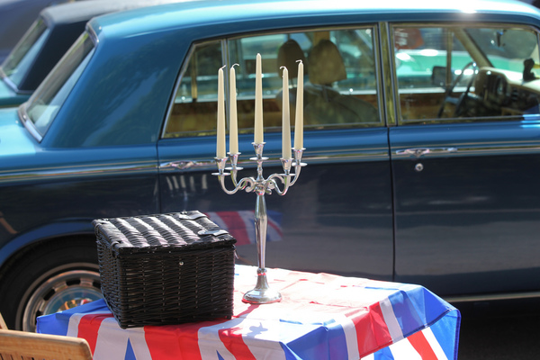Es geht nichts über das passende Zubehör, z.B. einen Kerzenleuchter - Classic-Gala Schwetzingen 2018